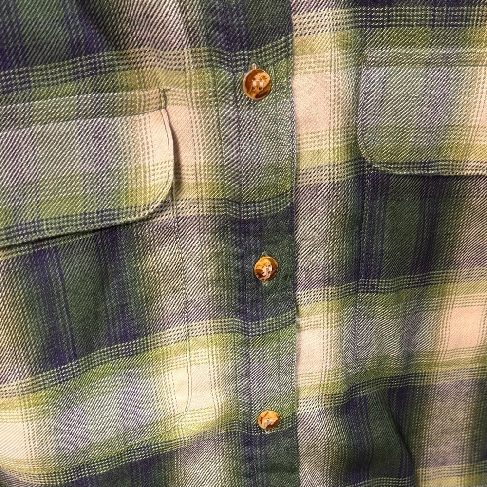 Cherokee woman’s button down - Picture 6 of 7